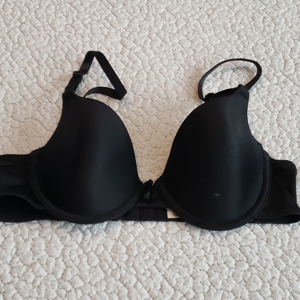 Maidenform barely there lightly line underwire black bra